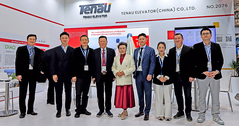 Varma gratulationer till TENAU ELEVATOR (CHINA) Co., Ltd. ordförande Kunfa Bo, president Aizhu Yang, chef för utländsk marknadsföring Congcong Sun och andra representanter för avdelningen för att delta i Elevator International Expo i Augsburg, Tyskland